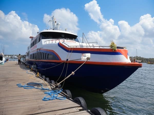 Open Deck Fast Boat